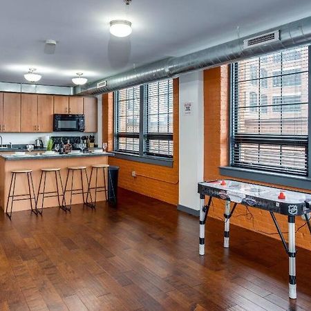 Апартаменты Centric Modern Loft W/ King Beds Рочестер Экстерьер фото