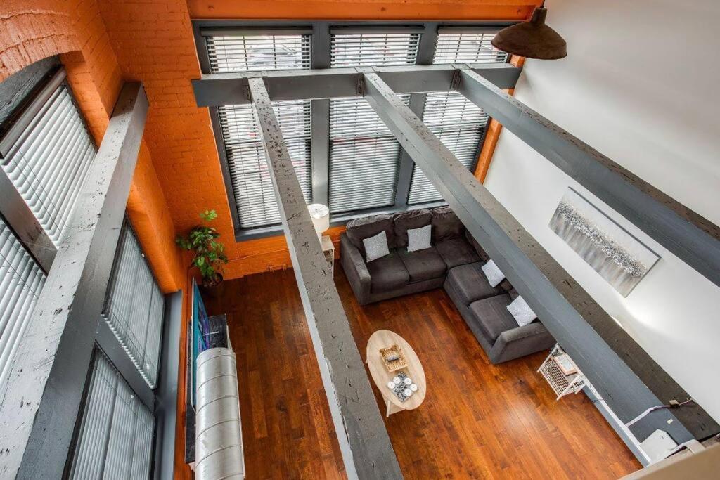 Апартаменты Centric Modern Loft W/ King Beds Рочестер Экстерьер фото